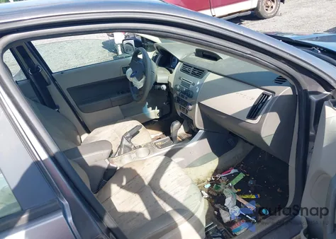 2010 Ford Focus Se z USA, uszkodzony, nr VIN 1FAHP3FN6AW138214